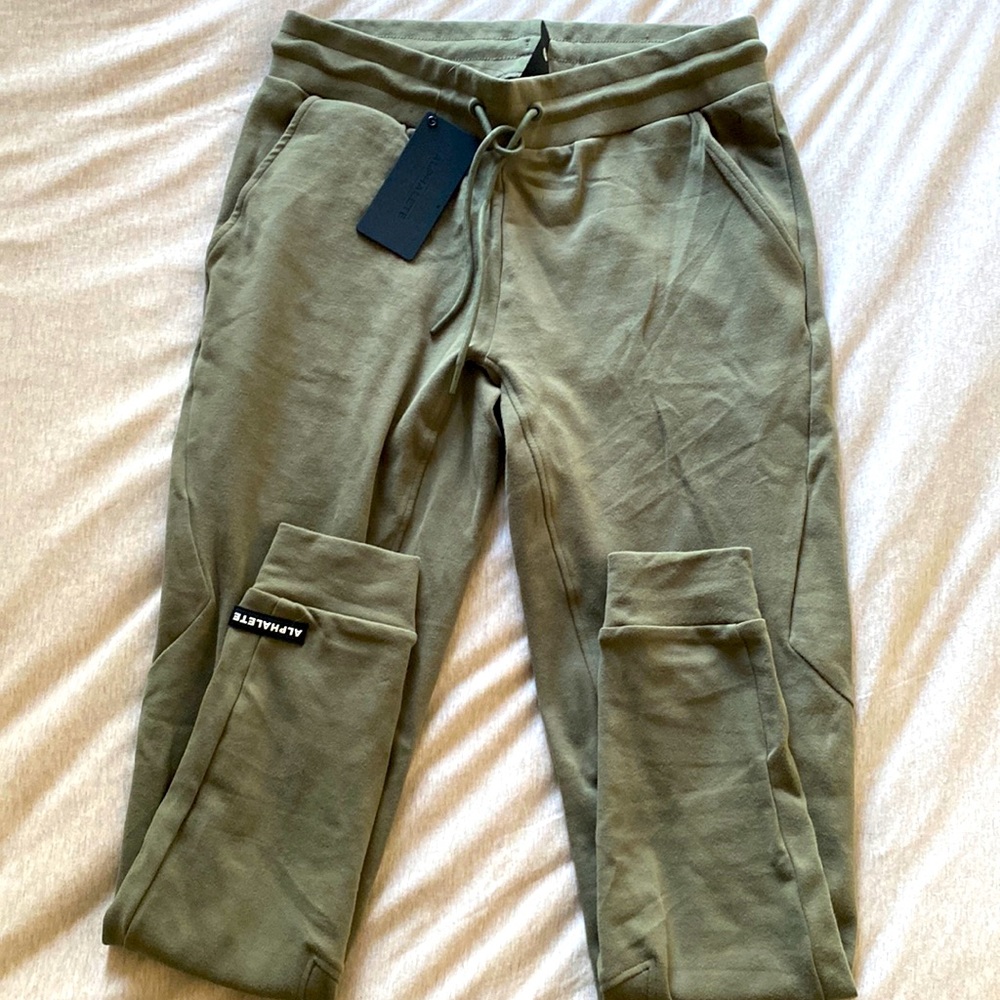 XL Alphalete Joggers BRAND NEW